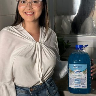 Você tem certeza de que está lavando as mãos do jeito certo? 👀🧼

Na correria do dia a dia, algumas áreas acabam sendo esquecidas, e uma boa higienização vai muito além de esfregar apenas as palmas.

No vídeo, mostramos os movimentos que fazem diferença e ainda uma dica simples para ensinar as crianças a criarem esse hábito de um jeito mais divertido. 💙

E para manter esse cuidado sempre disponível na sua empresa, escola, clínica ou estabelecimento, conte com o Sabonete Valença.

📲 Solicite sua cotação na DisFá: (81) 3454-0035

#HigienizaçãoDasMãos #HigieneProfissional #SaboneteLíquido #SuprimentosParaEmpresas #DisFá